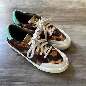 Vince Camuto Louis et Cie Animal Print Leopard Sneakers Size 8 1/2.